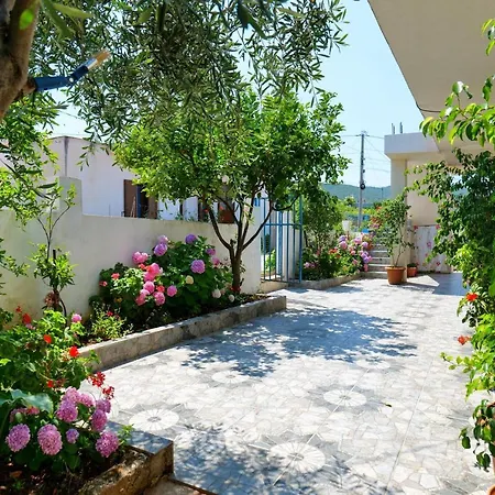 Ilias House *