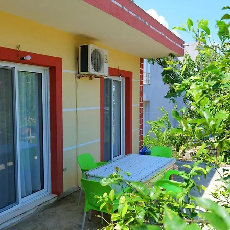 Ilias House ゲストハウス *