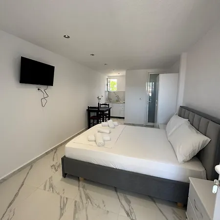 Ilias House