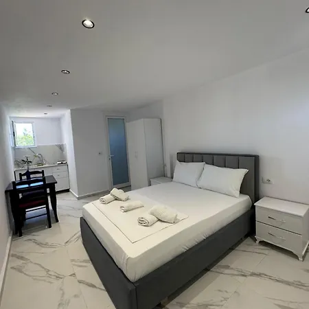 Ilias House *