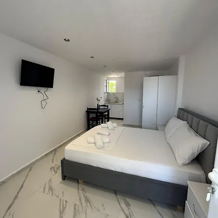 Ilias House
